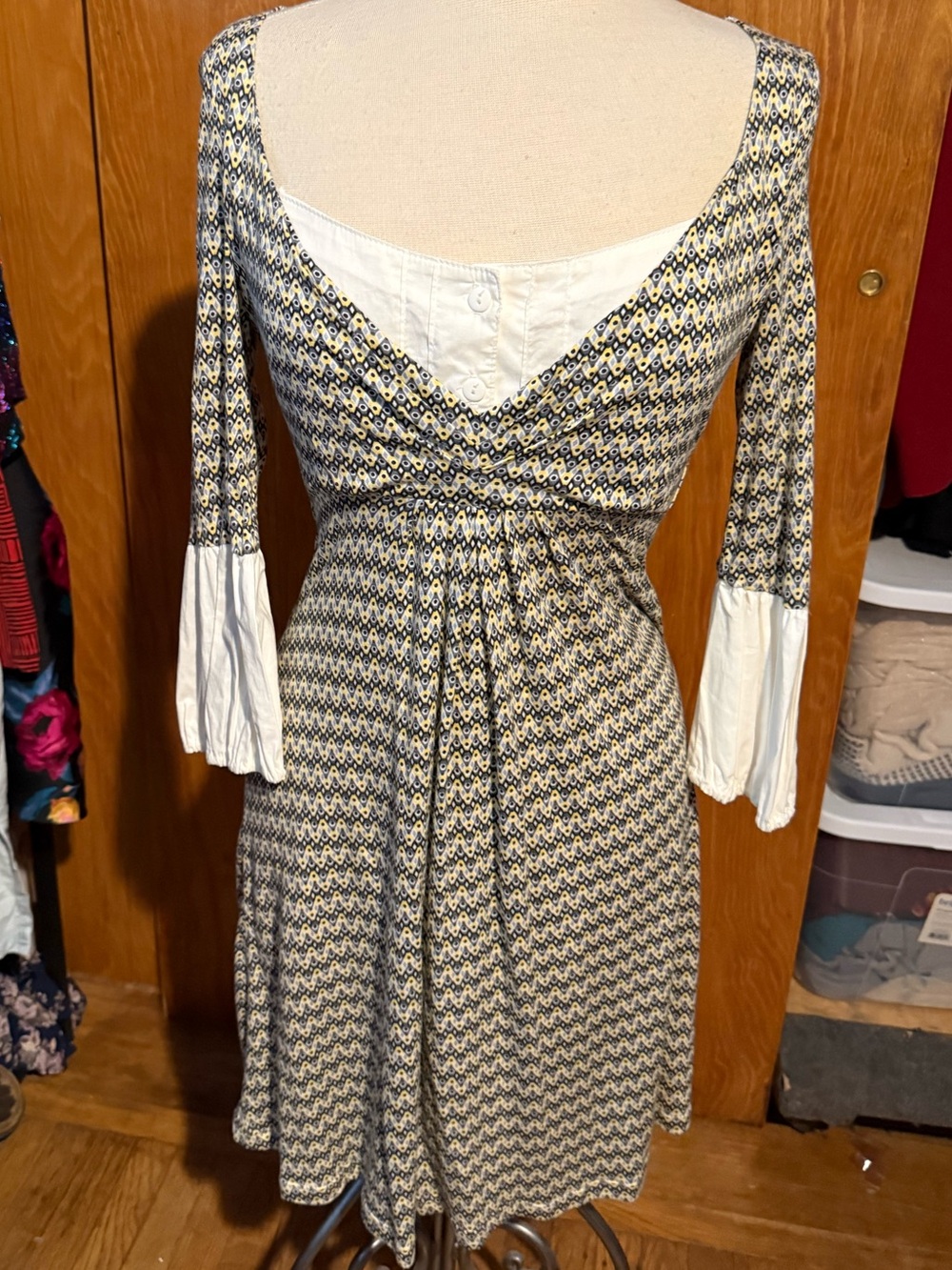 ogo Yellow Pattern V-Neck Midi Dress with Contrast Cuffs